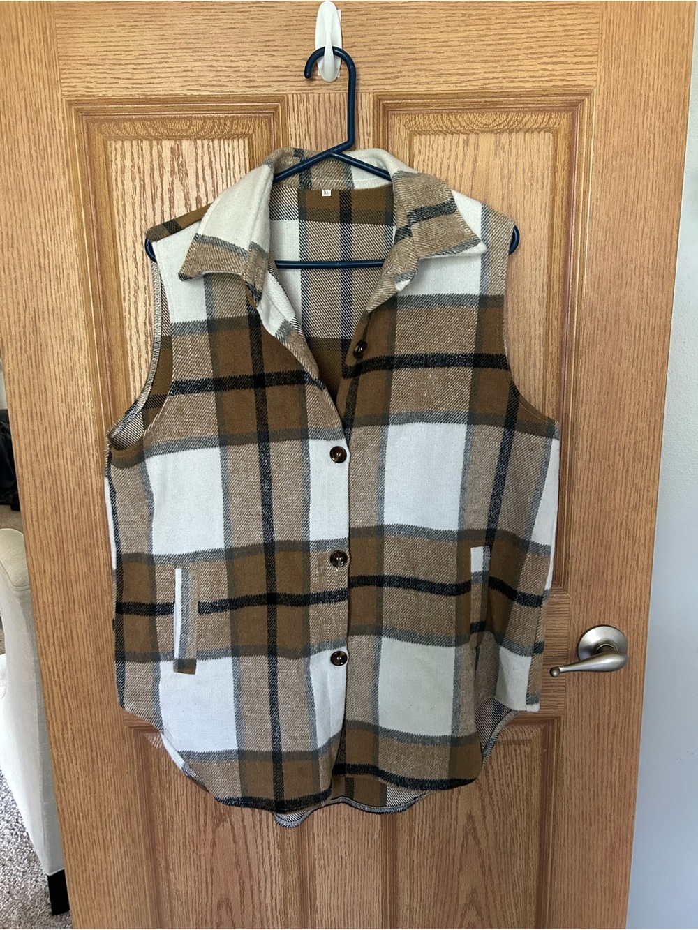 Plaid Button-Front Sleeveless Shacket Vest in Camel & Cream and Black